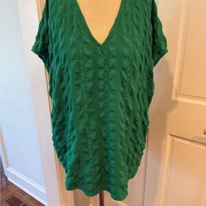 Vero Moda Curve. Green V-neck Short Sleeve Blouse. Size 14. Polyester Blend. Guc